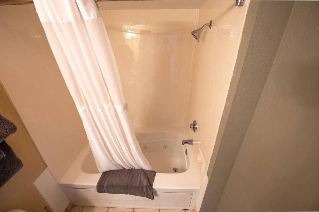默特尔比奇Baywatch Renovated, Unobstructed Oceanfront Views!别墅 外观 照片